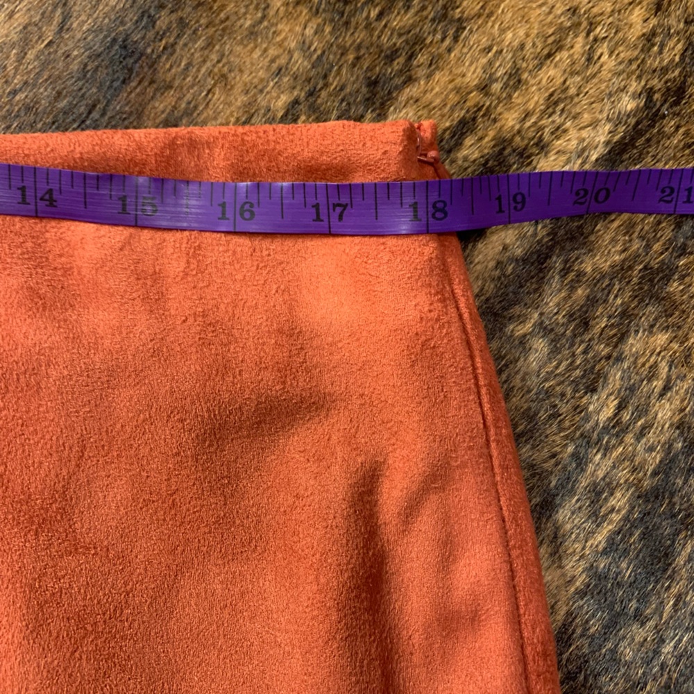Bisou Bisou size 14 rust colored studded asymmetrical side zip skirt with lining - Picture 5 of 10